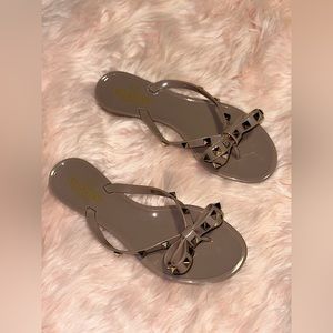 Valentino Garavani ROCKSTUD Bow Jelly Thong Sandals size 37